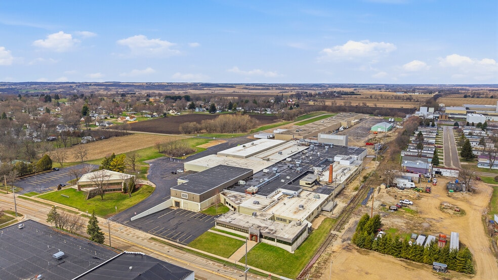 More Photos Of 424 E Oshkosh St, Ripon Manufacturing For Sale