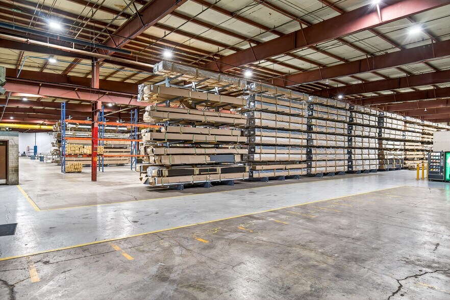 More Photos Of 1402 E Veterans Memorial Pky, Truesdale Manufacturing For Sale