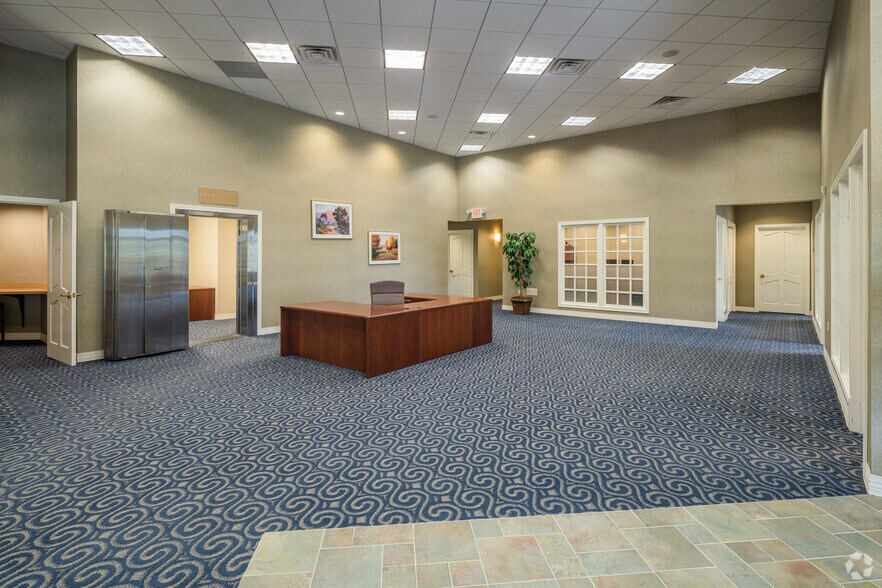 More Photos Of 2100 S Illinois St, Belleville Coworking Space