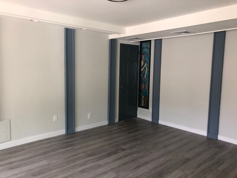 More Photos Of 69-21-69-31 Metropolitan Ave, Middle Village Storefront Retail Residential For Lease