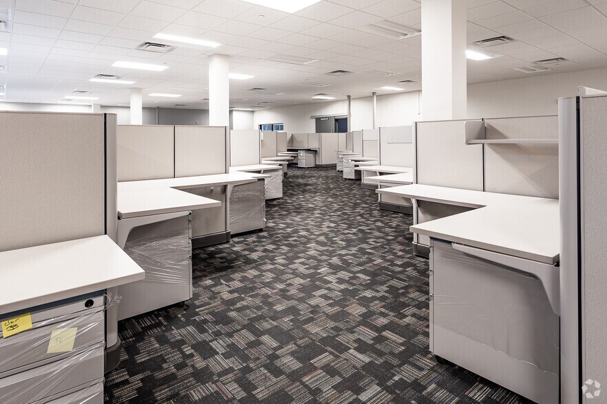 More Photos Of 5642-5652 Meadowlane St, New Port Richey Office For Sale