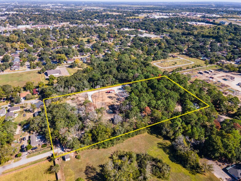 More Photos Of 225 Foster Street, Alvin Land For Sale