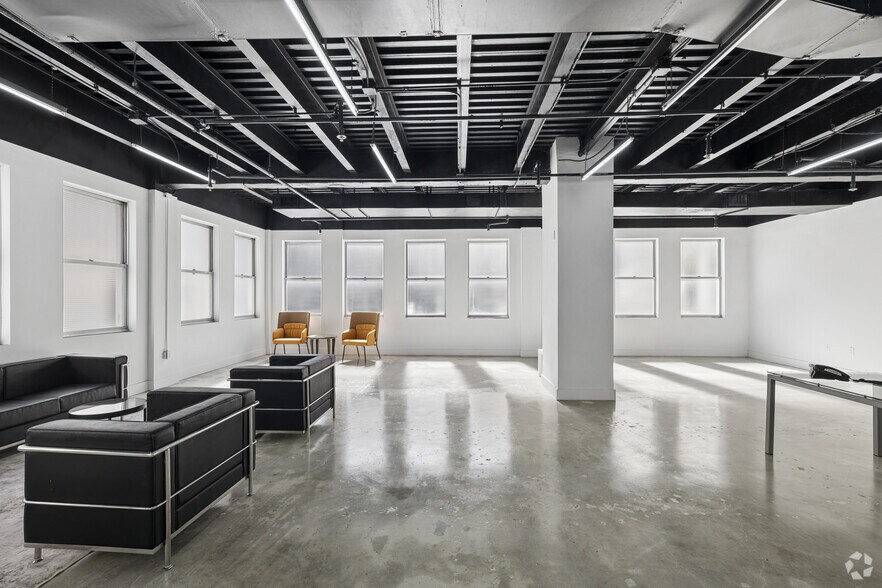 More Photos Of 420 Lincoln Rd, Miami Beach Loft Creative Space For Lease