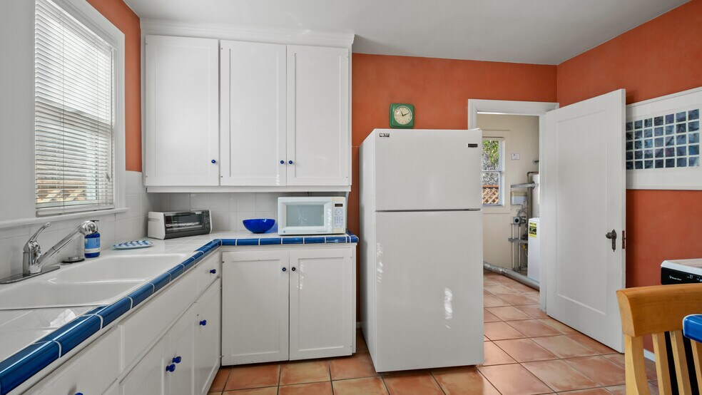 More Photos Of 717 C St, San Rafael Office For Sale