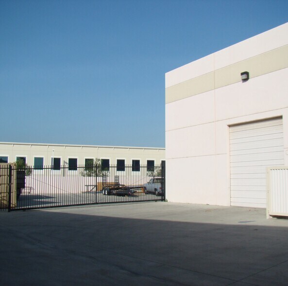 More Photos Of 524 Malloy Ct, Corona Warehouse For Lease
