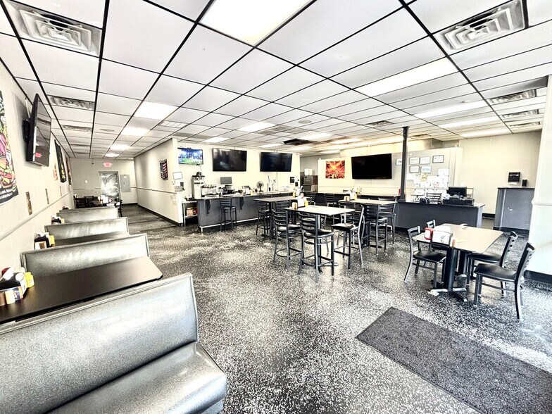 More Photos Of 6331 Carolina Beach Rd, Wilmington Freestanding For Lease