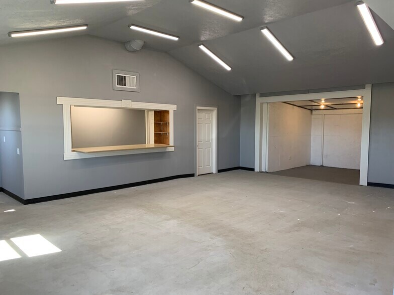 More Photos Of 625-661 Pacific Hwy, Rickreall Industrial For Sale