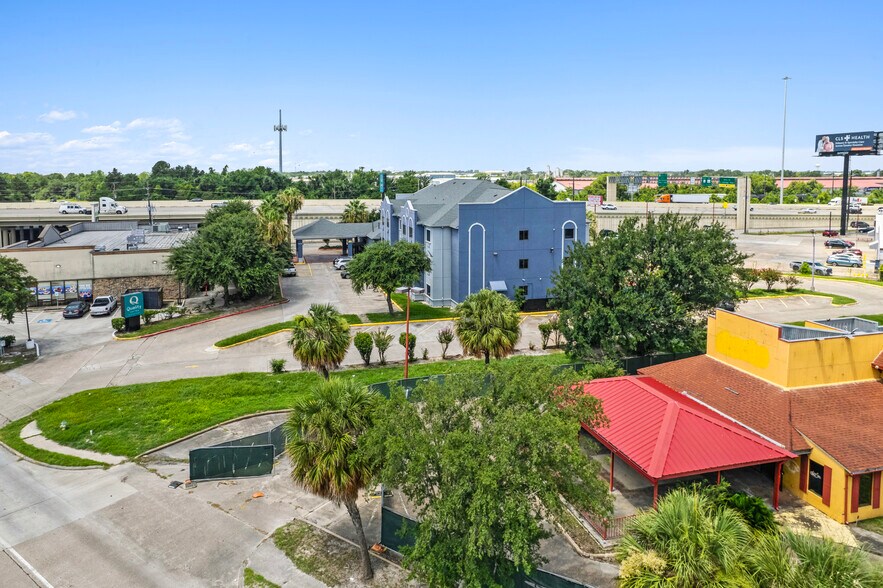 More Photos Of 17550 Northwest Fwy, Houston Hotel For Sale