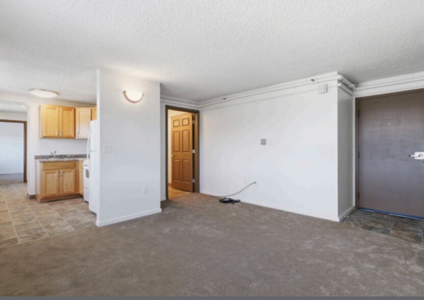 More Photos Of 300 E Collins Dr, Casper Apartments For Sale