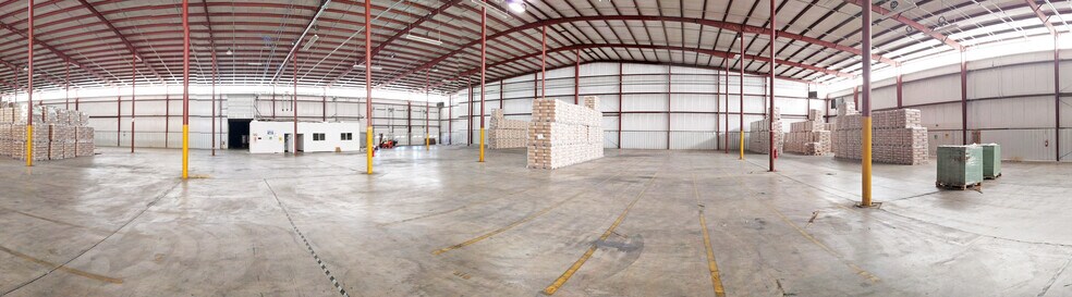 More Photos Of 400 Earl Rd, Shorewood Warehouse For Lease