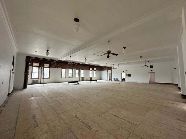 More Photos Of 15 E Iowa Ave, Denver Storefront For Lease