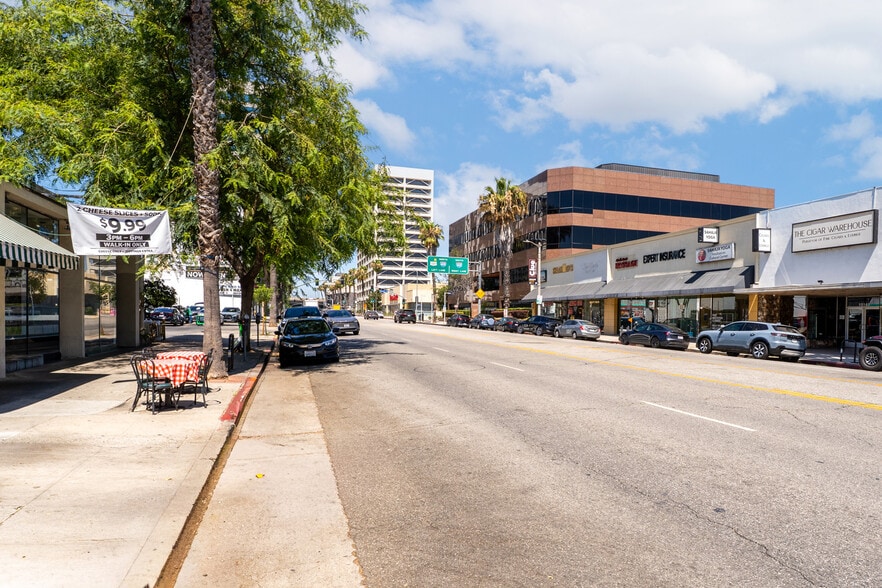 More Photos Of 15143-15153 Ventura Blvd, Sherman Oaks Storefront For Sale