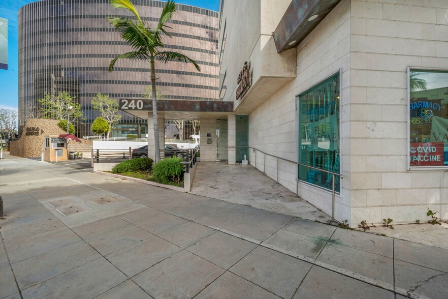 More Photos Of 240 S La Cienega Blvd, Beverly Hills Medical For Lease