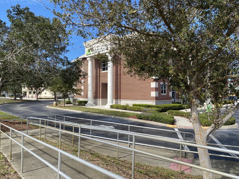 More Photos Of 7750 N Wickham Rd, Melbourne Bank For Lease