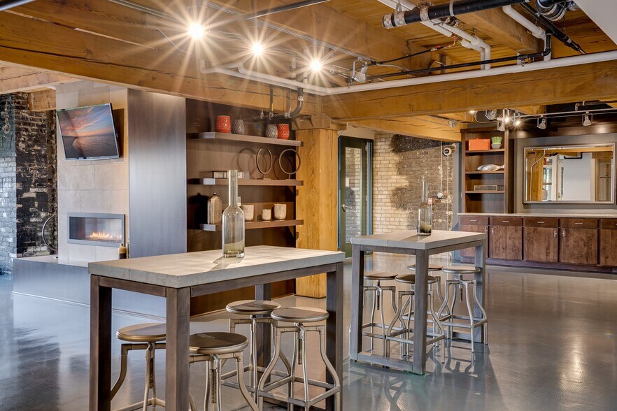 More Photos Of 2410 University Ave W, Saint Paul Apartments For Lease