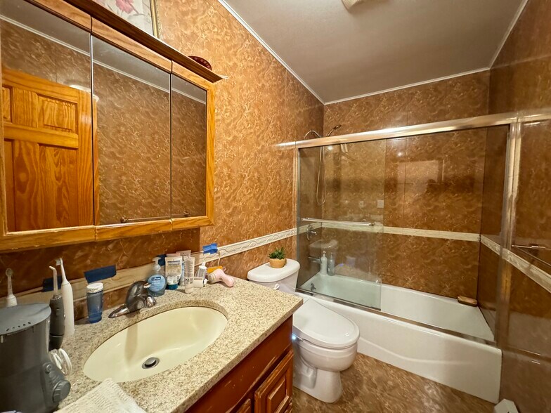 More Photos Of 18-24 College Point Blvd, Flushing Storefront Retail Residential For Sale