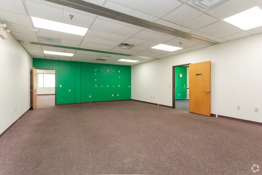More Photos Of 4800 Corporation Dr, Fayetteville Distribution For Lease