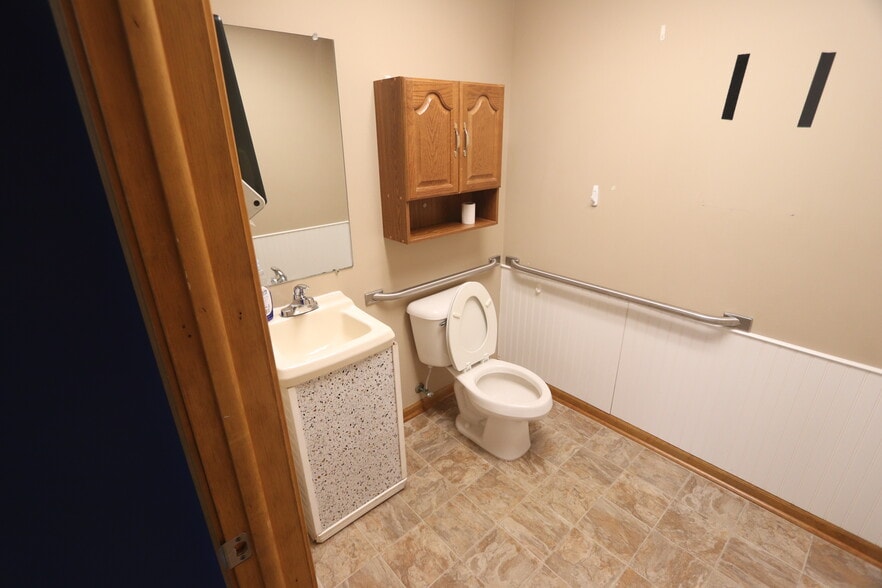 More Photos Of 3471 E Grand River Ave, Howell Office For Lease