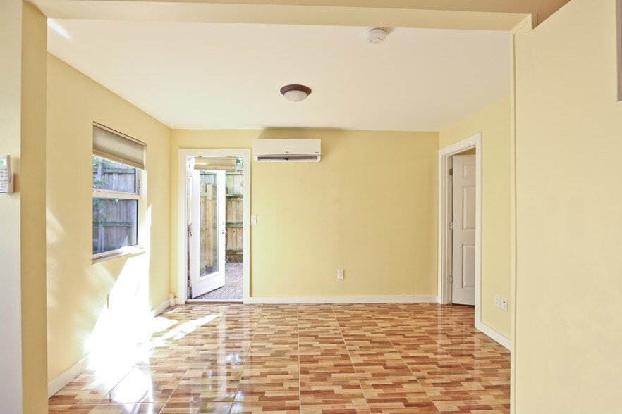 More Photos Of 2630 Natoma St, Coconut Grove Apartments For Sale