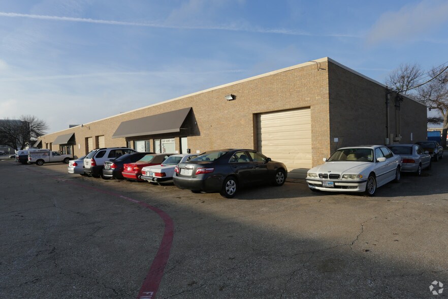 More Photos Of 1105 E Plano Pky, Plano Light Distribution For Lease