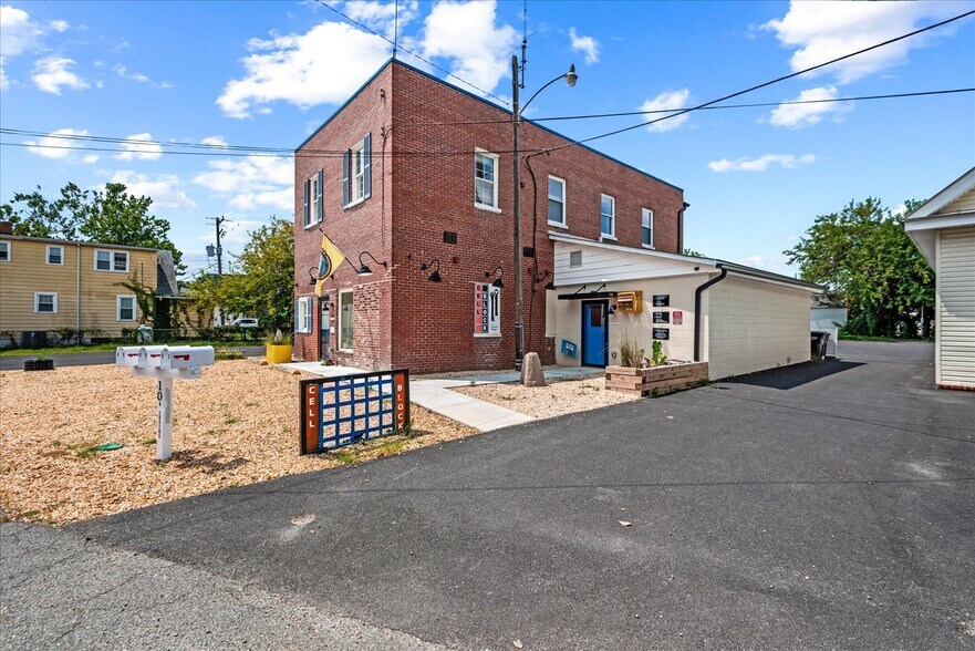 More Photos Of 10 Irving Ave N, Colonial Beach Apartments For Sale