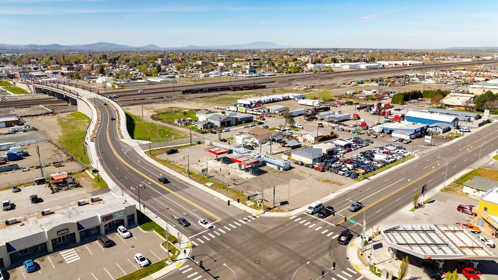 More Photos Of 1211 E Lewis St, Pasco Convenience Store For Sale