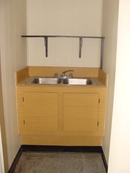 More Photos Of 710 E IH 30, Garland Freestanding For Lease