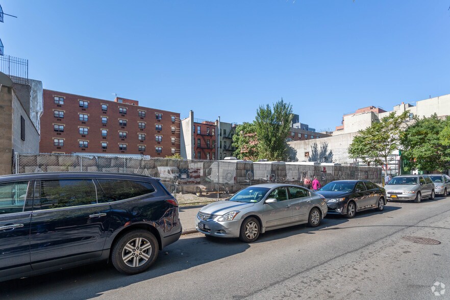 More Photos Of 228-246 E 122nd St, New York Parking Lot For Lease