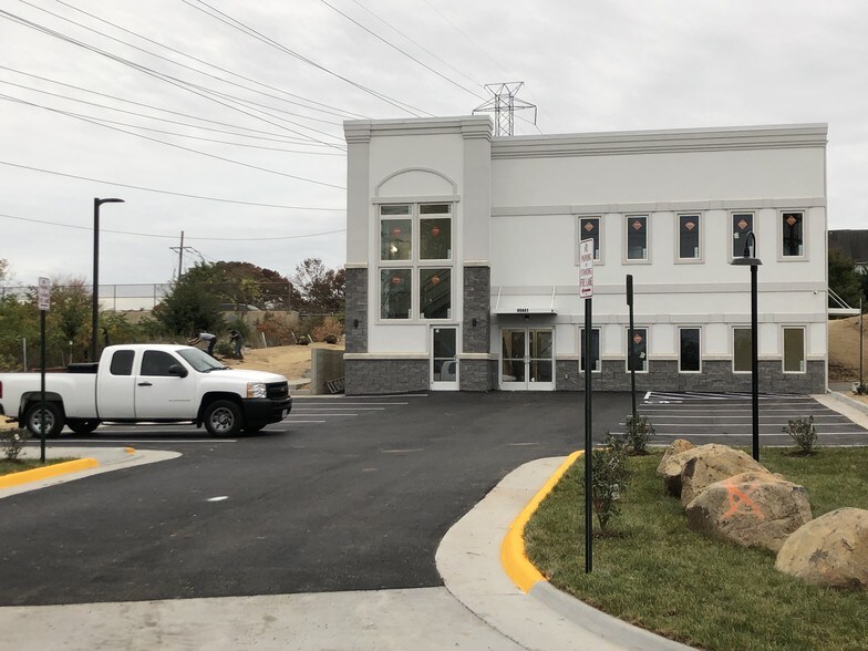 More Photos Of 45441 Ruritan Cir, Sterling Medical For Lease