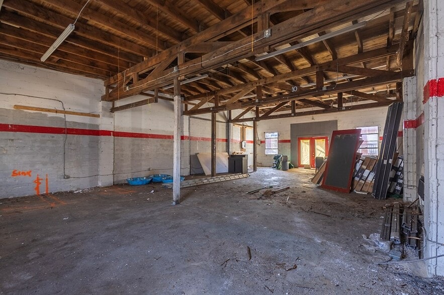 More Photos Of 44 N Church St, Ellijay General Retail For Sale