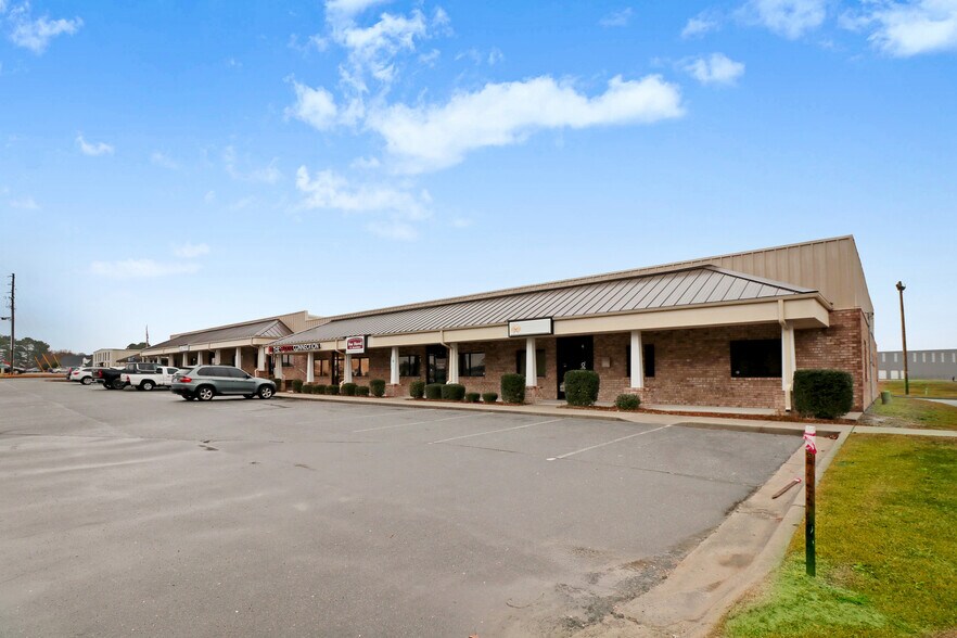 More Photos Of 1990 Woodridge Park Rd, Greenville Research And Development For Lease