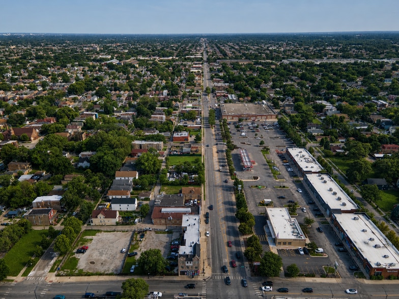 More Photos Of 6915 S Ashland Ave, Chicago General Retail For Sale
