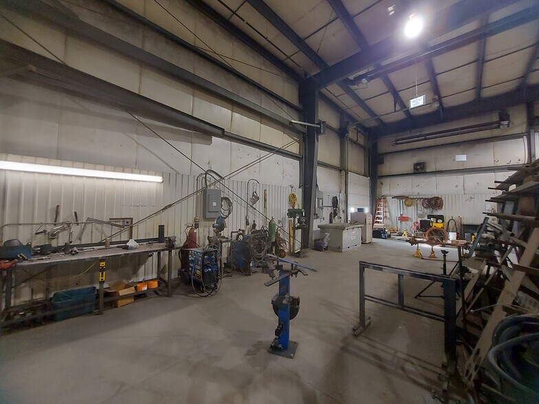 More Photos Of 27123 Hwy 597, Lacombe County Warehouse For Lease