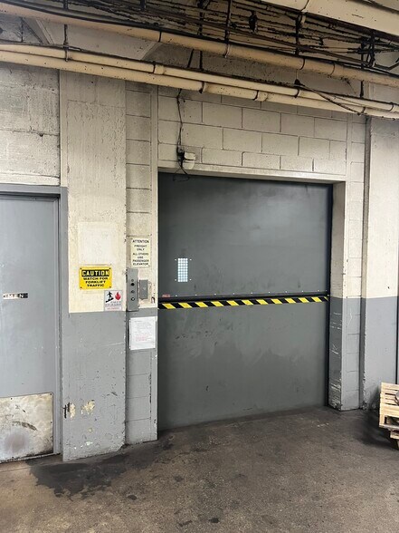 More Photos Of 300 S Center St, Springfield Manufacturing For Sale