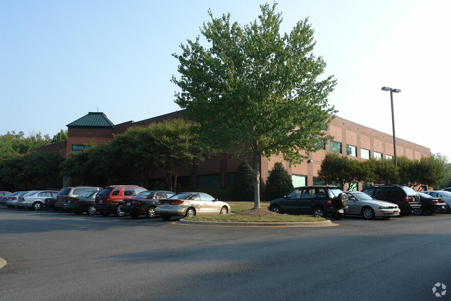 More Photos Of 2800 Westoak Dr, Charlotte Office For Lease