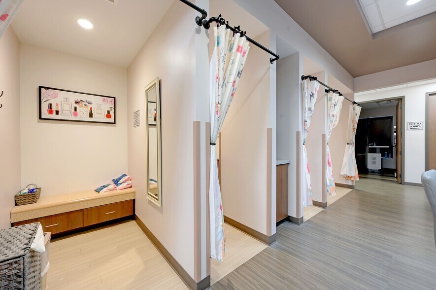 More Photos Of 11923 Culebra Rd, San Antonio Medical For Sale