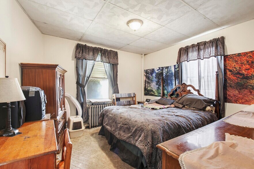 More Photos Of 467 Northampton st, Kingston Multifamily For Sale