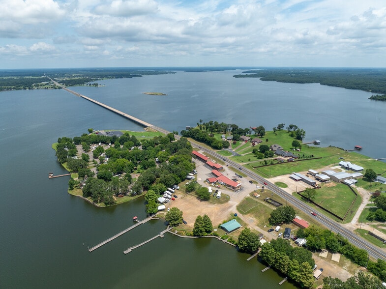 More Photos Of 3035 W Highway 154, Quitman Hotel For Sale