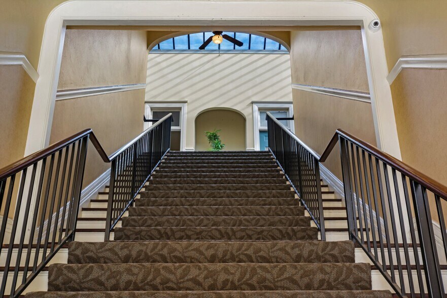 More Photos Of 26-38 S Raymond Ave, Pasadena Storefront Retail Office For Sale