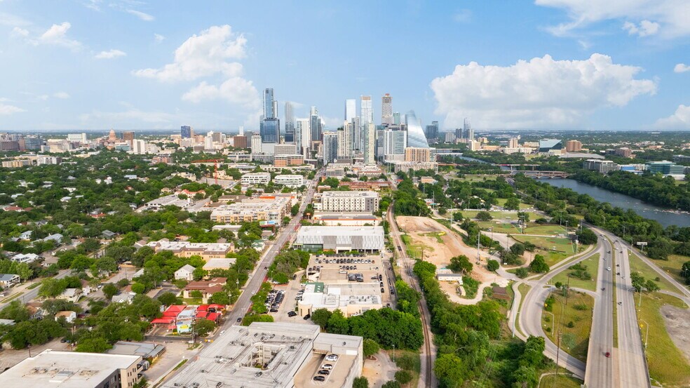 More Photos Of 1515 W 5th St, Austin General Retail For Sale