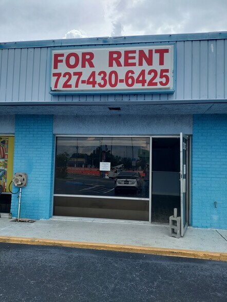 Primary Photo Of 29811-29829 US Highway 19, Clearwater General Retail For Sale