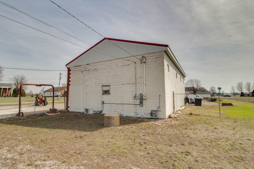 More Photos Of 1008 N Main St, Brighton Specialty For Sale