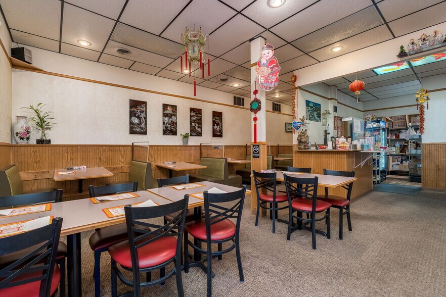 More Photos Of 108 S Minnesota Ave, Saint Peter Storefront Retail Office For Sale