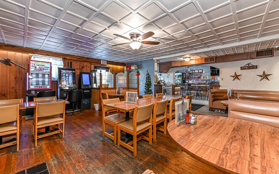 More Photos Of 125 Main St, Hickory Restaurant For Sale