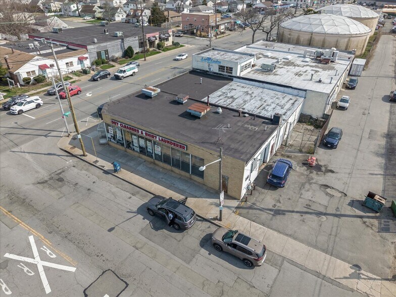 More Photos Of 3180 Lawson Blvd, Oceanside Storefront For Sale