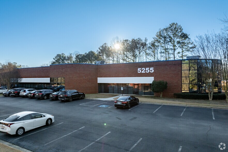 More Photos Of 5255 Snapfinger Park Dr, Lithonia Light Distribution For Lease