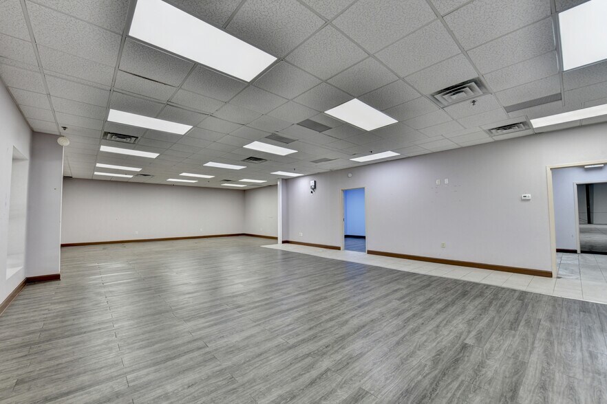 More Photos Of 1310 Capital Cir, Lawrenceville Warehouse For Sale