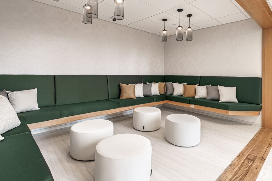 More Photos Of 205 Datura St, West Palm Beach Office For Lease