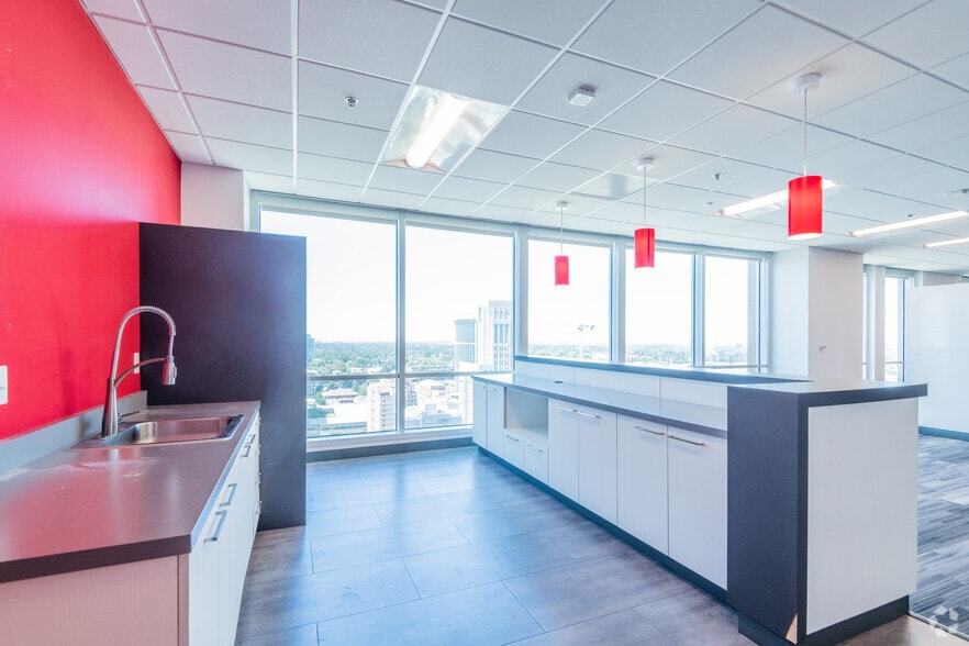 More Photos Of 980 9th St, Sacramento Unknown For Lease