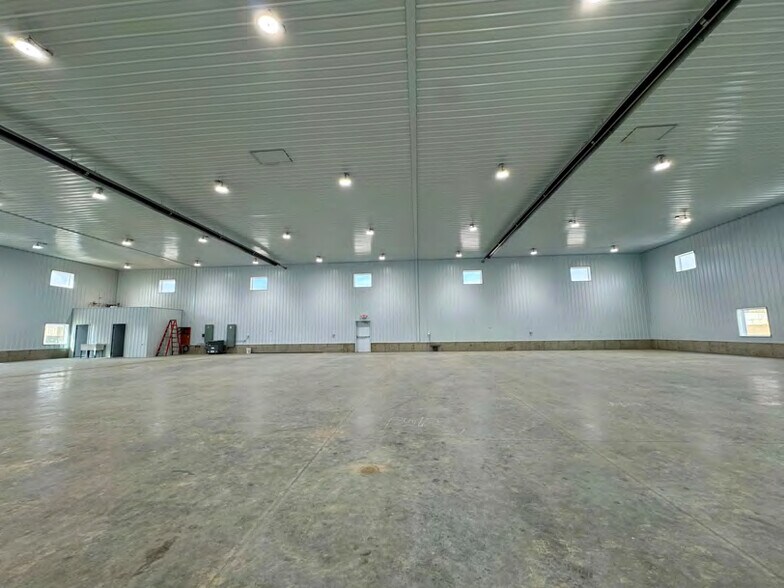 More Photos Of 550 G St NE, Walford Warehouse For Lease